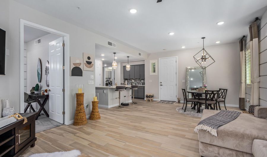 250 W QUEEN CREEK Rd 145, Chandler, AZ 85248 - 2 Beds, 2 Bath