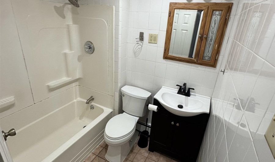 103 PROSPECT Ave 2, Bayonne, NJ 07002 - 3 Beds, 1 Bath