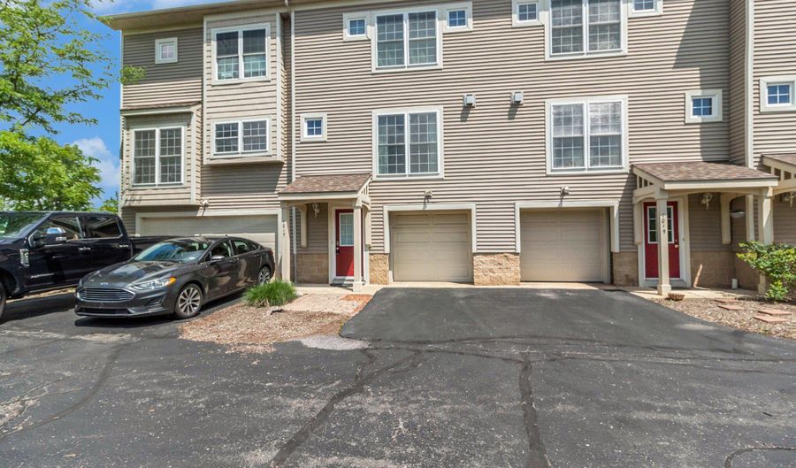 1017 Bluestem Ln, Ann Arbor, MI 48103 - 2 Beds, 3 Bath