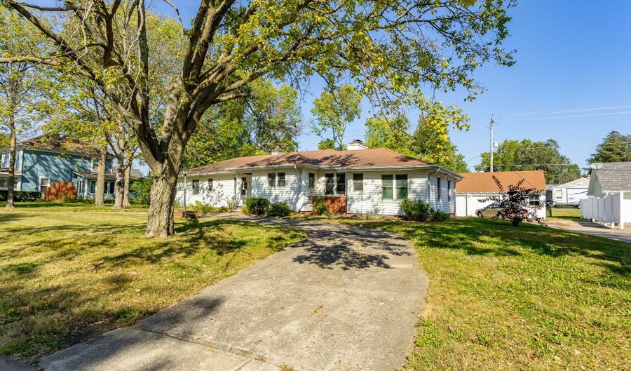 1208 Rapids St, Adel, IA 50003 - 3 Beds, 3 Bath