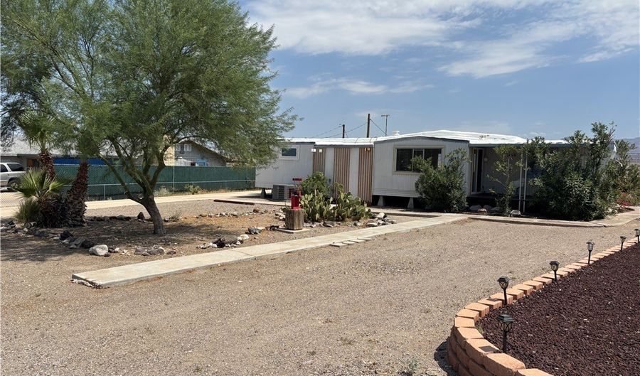 1498 Rio Vista Dr, Bullhead City, AZ 86442 - 2 Beds, 1 Bath