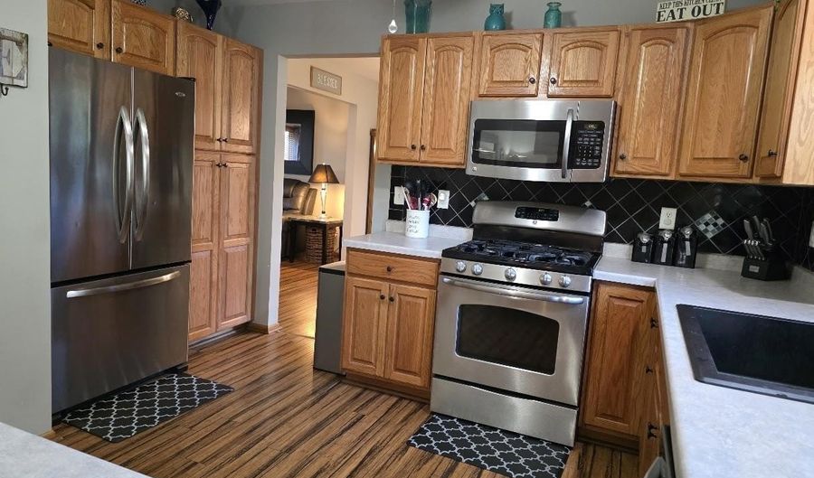 118 Briar Crest St, Madison, WI 53704 - 3 Beds, 3 Bath