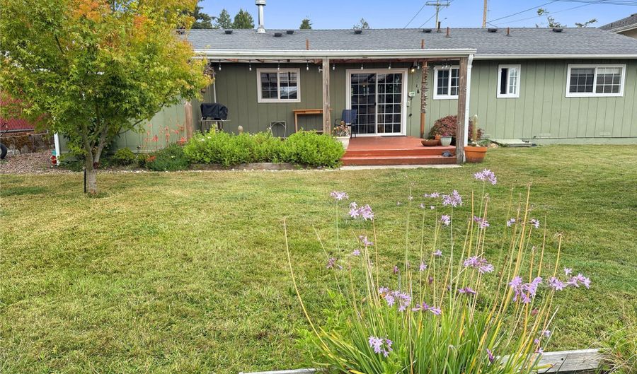 803 PIONEER Rd, Brookings, OR 97415 - 3 Beds, 2 Bath