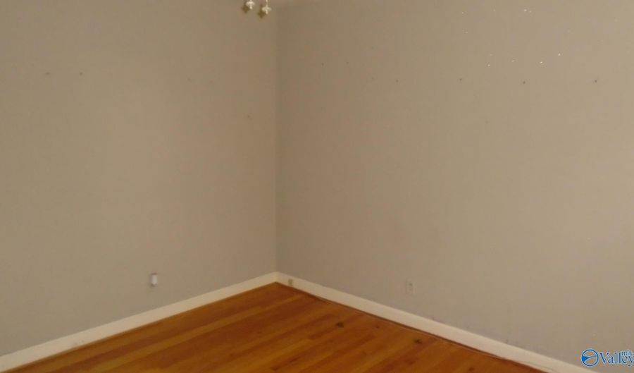 830 Fairway Dr, Anniston, AL 36207 - 2 Beds, 3 Bath