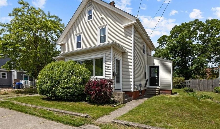 62 Fenner Ave, East Providence, RI 02915 - 3 Beds, 2 Bath
