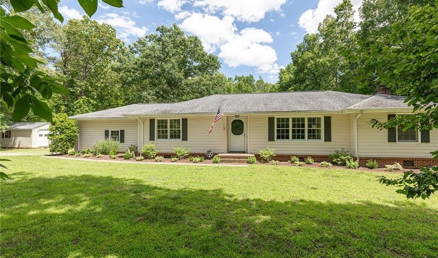 476 Cherry Hill Dr, Aylett, VA 23009 - 3 Beds, 2 Bath