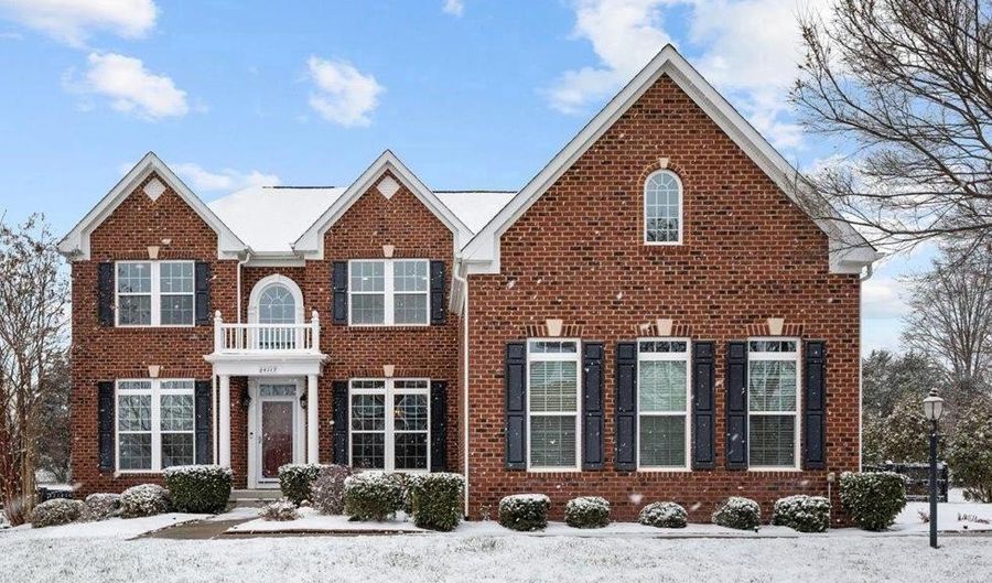 24117 STATESBORO Pl, Ashburn, VA 20148 - 6 Beds, 4 Bath