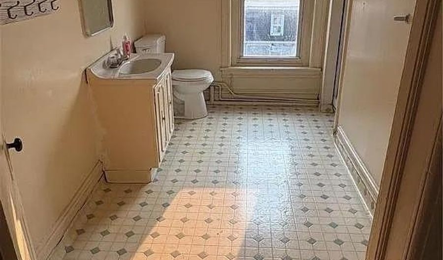 406 N 2nd St, Allentown, PA 18102 - 3 Beds, 2 Bath