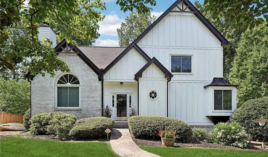 5600 Surrey Ct, Alpharetta, GA 30009 - 4 Beds, 3 Bath