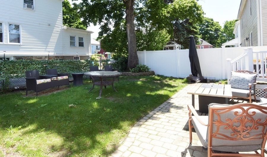 435 Cabot St B, Beverly, MA 01915 - 3 Beds, 2 Bath