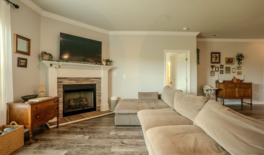 14731 London Ln, Athens, AL 35613 - 3 Beds, 2 Bath
