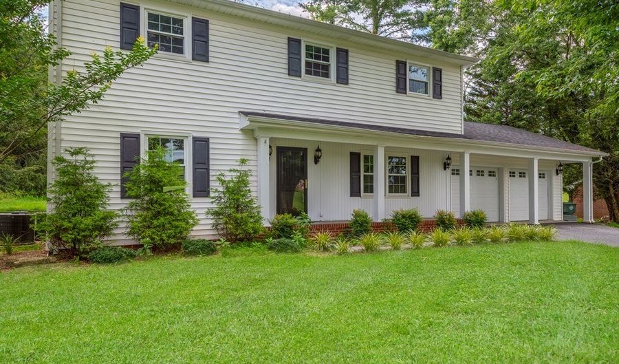 144 Mountain View Dr, Abingdon, VA 24211 - 3 Beds, 2 Bath