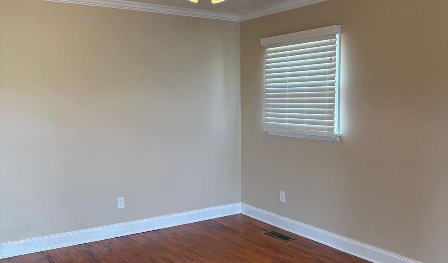 19372 Huntsville Brownsferry Rd, Athens, AL 35611 - 2 Beds, 1 Bath