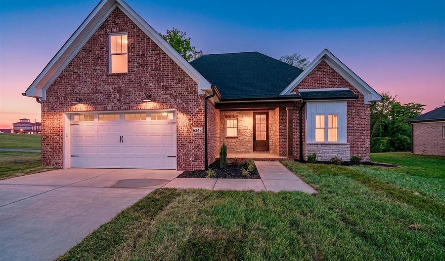 6347 Autumn Breeze Ct, Alvaton, KY 42122 - 3 Beds, 3 Bath