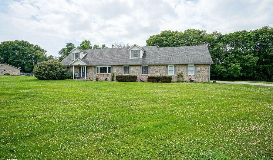 2133 Heather Rd, Anderson, IN 46012 - 4 Beds, 2 Bath