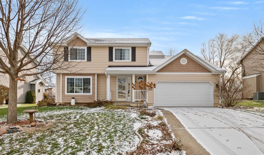 1401 Alderwood Dr, Altoona, IA 50009 - 4 Beds, 4 Bath