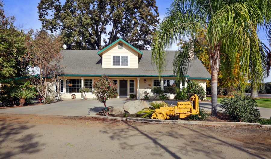 2327 N Anderson Rd, Exeter, CA 93221 - 3 Beds, 3 Bath