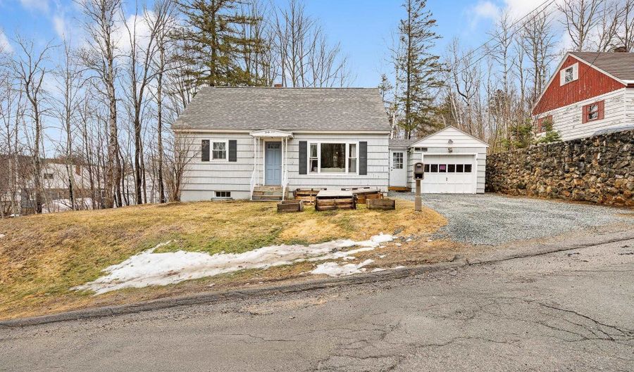 41 Franklin St, Berlin, NH 03570 - 4 Beds, 1 Bath