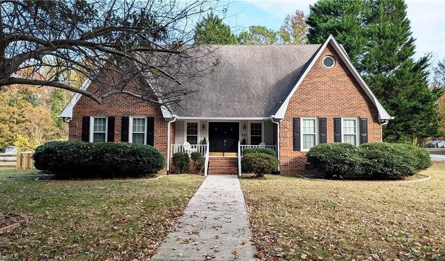 222 Shallowbrook Dr, Advance, NC 27006 - 3 Beds, 4 Bath