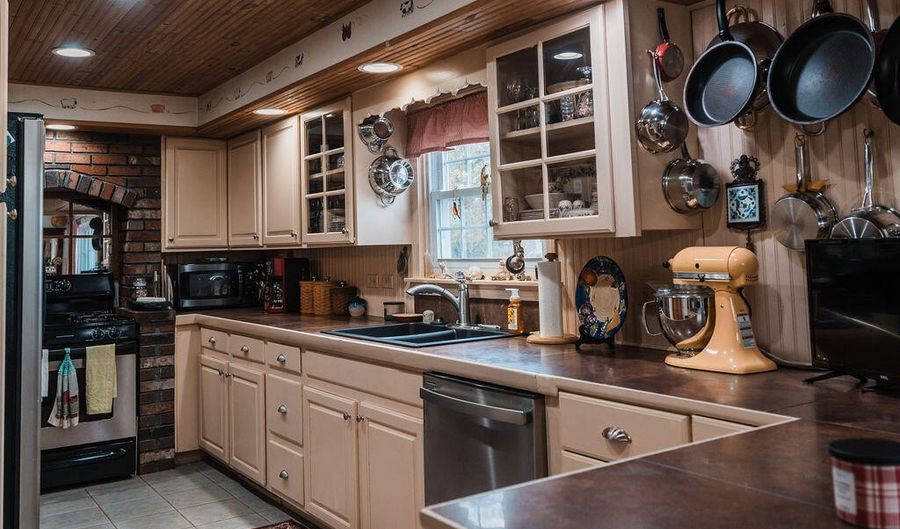 3 Mathews Ave, Bath, ME 04530 - 3 Beds, 3 Bath