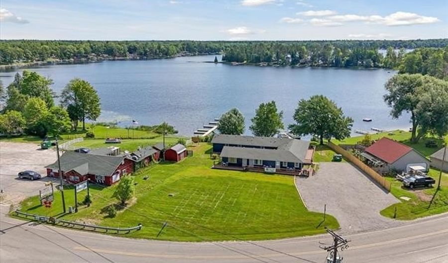 4998 N MAIN St, Long Lake, MI 48743 - 11 Beds, 8 Bath