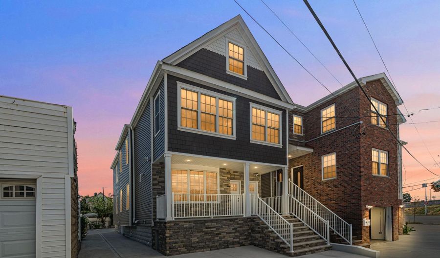 204 KENNEDY Blvd, Bayonne, NJ 07002 - 6 Beds, 3 Bath