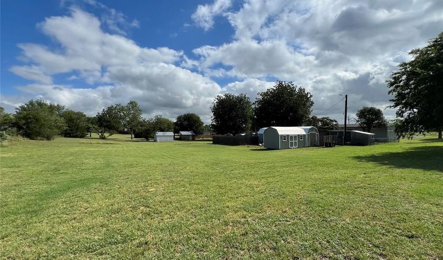 314 Walter Way, Anadarko, OK 73005 - 3 Beds, 2 Bath