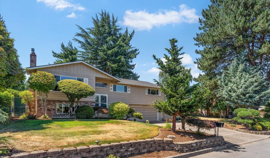 14390 SE THELMA Cir, Milwaukie, OR 97267 - 4 Beds, 3 Bath