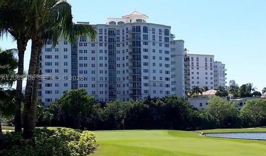 20000 E Country Club Dr 114, Aventura, FL 33180 - 2 Beds, 2 Bath