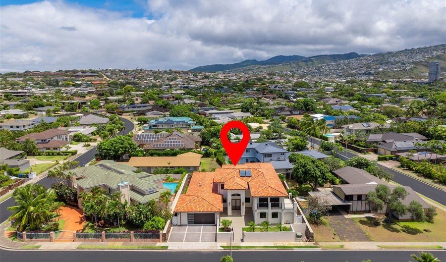 4536 Kolohala St, Honolulu, HI 96816 - 6 Beds, 6 Bath