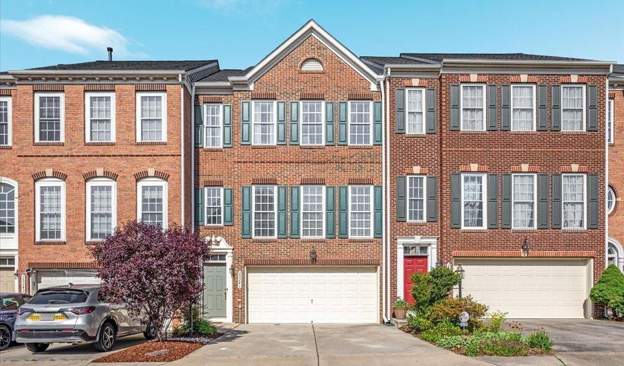 25241 DESTINATION Sq, Aldie, VA 20105 - 4 Beds, 4 Bath