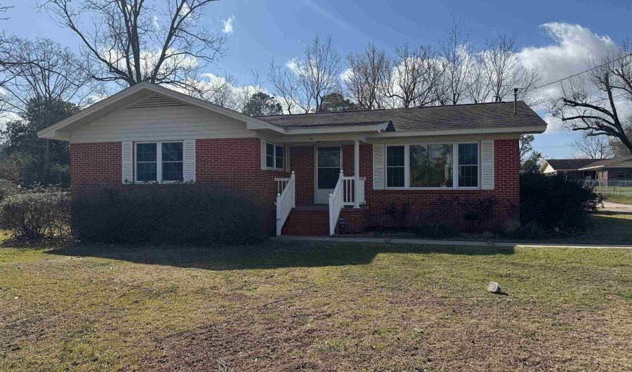 404 SUSAN St, Andalusia, AL 36420 - 3 Beds, 2 Bath