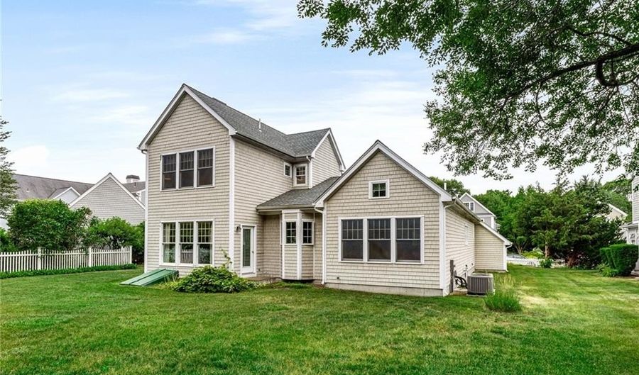 200 Wickford Point Rd, North Kingstown, RI 02852 - 3 Beds, 3 Bath