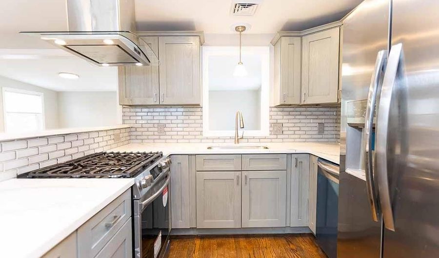 2 Holmes Rd, Coventry, RI 02816 - 3 Beds, 2 Bath