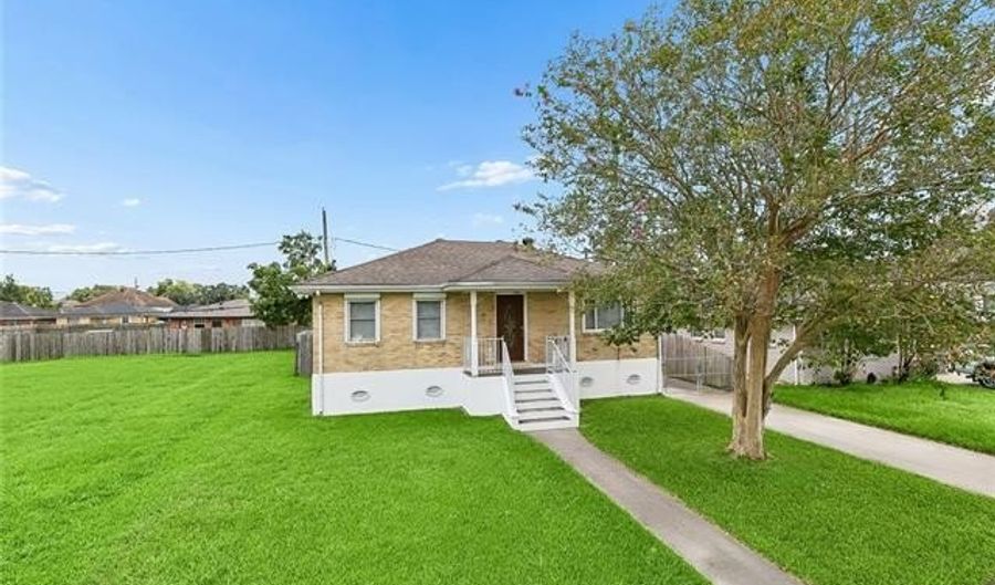 401 LLAMA Dr, Arabi, LA 70032 - 2 Beds, 1 Bath
