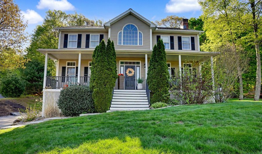 11 Haley Ridge Rd, Beacon Falls, CT 06403 - 3 Beds, 3 Bath