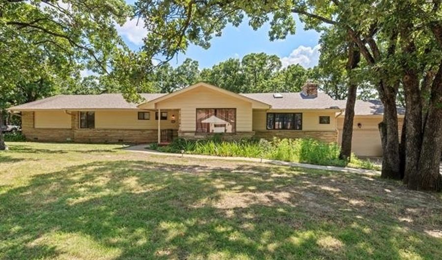 3321 Woodland Rd, Bartlesville, OK 74006 - 4 Beds, 3 Bath
