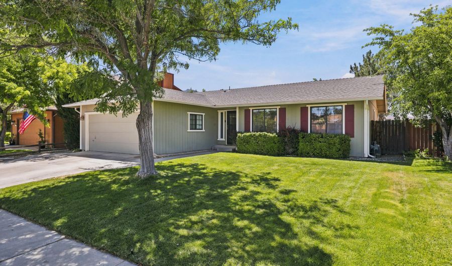 247 Woodlake Cir, Dayton, NV 89403 - 3 Beds, 2 Bath