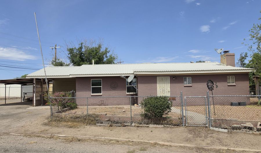 165 N Park Ln, Benson, AZ 85602 - 3 Beds, 2 Bath