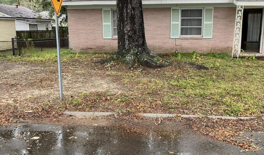 1028 Esposito St, Biloxi, MS 39530 - 4 Beds, 3 Bath