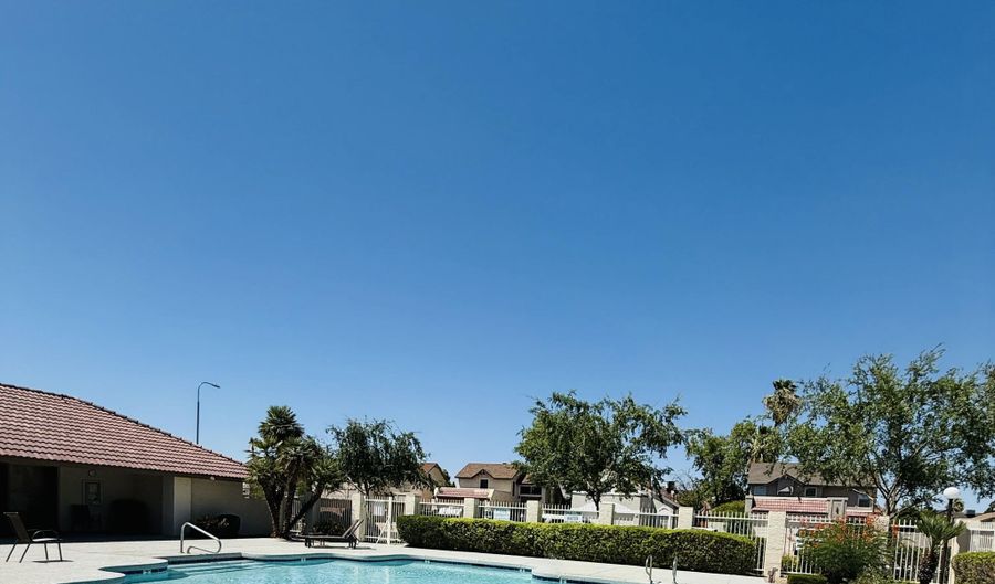 708 N COUNTRY CLUB Way, Chandler, AZ 85226 - 3 Beds, 2 Bath