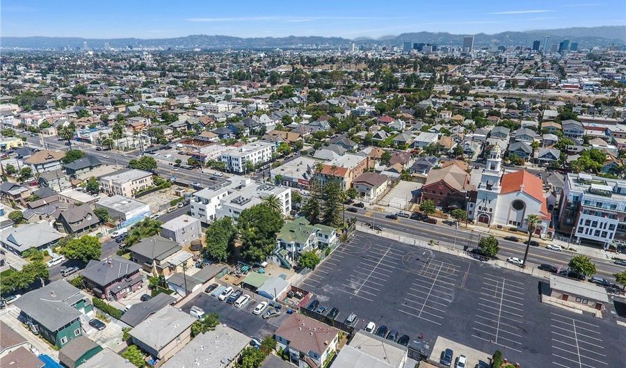 1470 W Adams Blvd, Los Angeles, CA 90007 - 6 Beds, 4 Bath