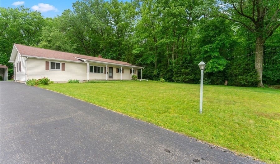 236 Charlestown Pl, Austintown, OH 44515 - 3 Beds, 2 Bath