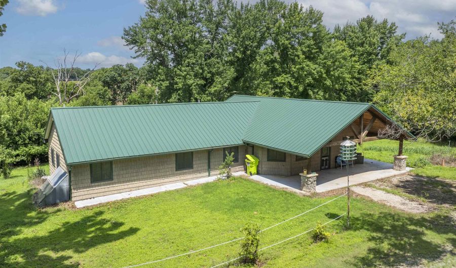 30199 93rd Dr, Arkansas City, KS 67005 - 3 Beds, 2 Bath