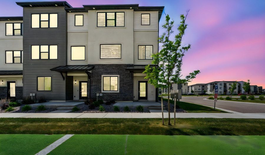 424 S 900 W, American Fork, UT 84003 - 4 Beds, 3 Bath