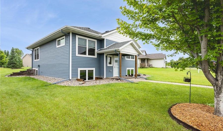 968 Abbygail Dr, Alexandria, MN 56308 - 4 Beds, 1 Bath