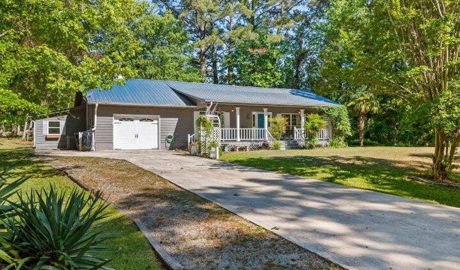 519 Country Club Dr W, Arapahoe, NC 28510 - 3 Beds, 2 Bath