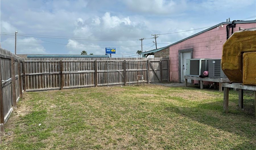 306 E Goodnight Ave, Aransas Pass, TX 78336 - 0 Beds, 3 Bath
