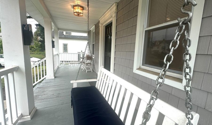 66 Locust St 1, Greenwich, CT 06830 - 1 Beds, 1 Bath