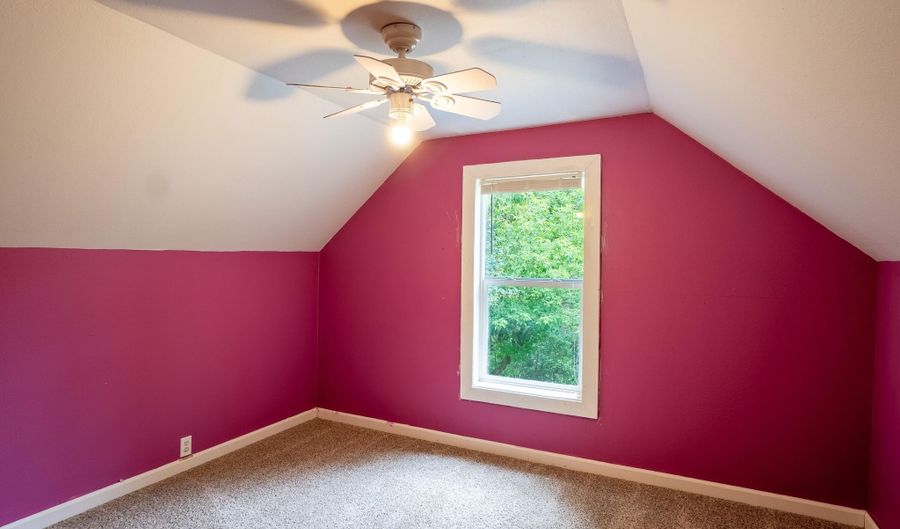 7001 Oak St, Bonners Ferry, ID 83805 - 3 Beds, 1 Bath